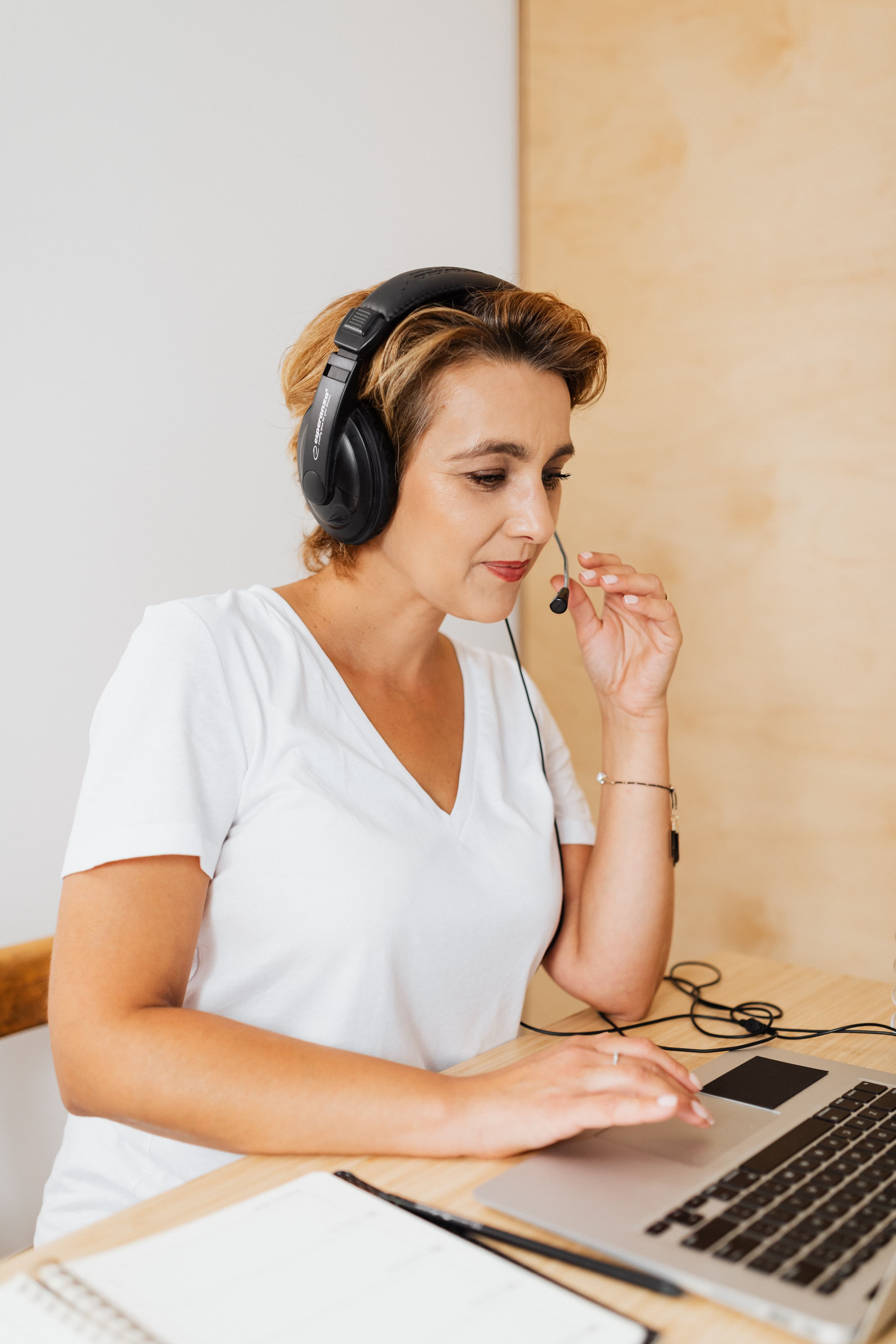 Woman working in a call centr