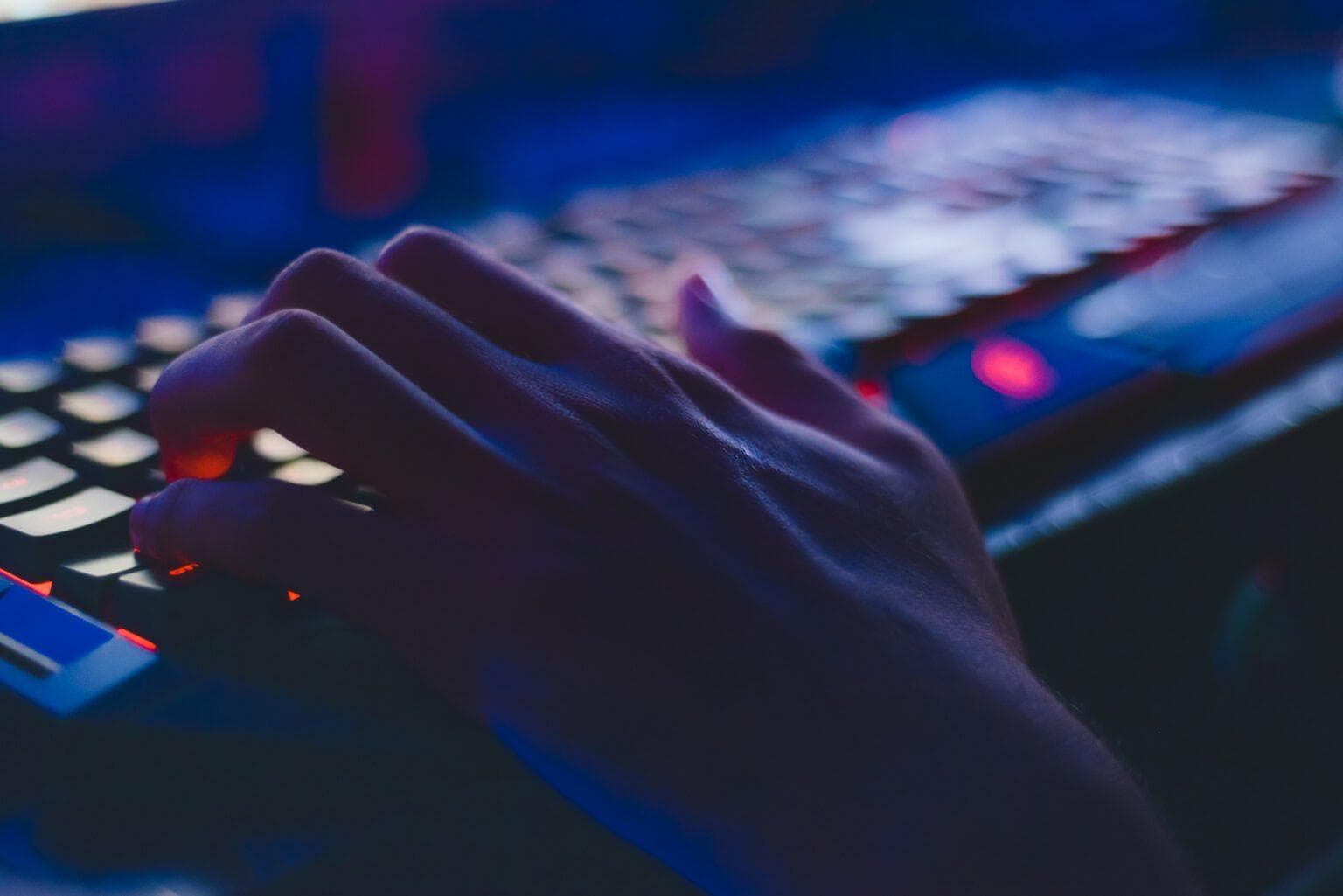 Pisanie na klawiaturze, rodzaje i źródła ataków rozproszonych DDoS, border